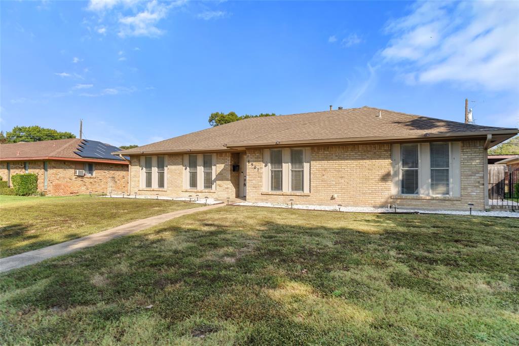 6907 Pickrell Drive Property Photo 4