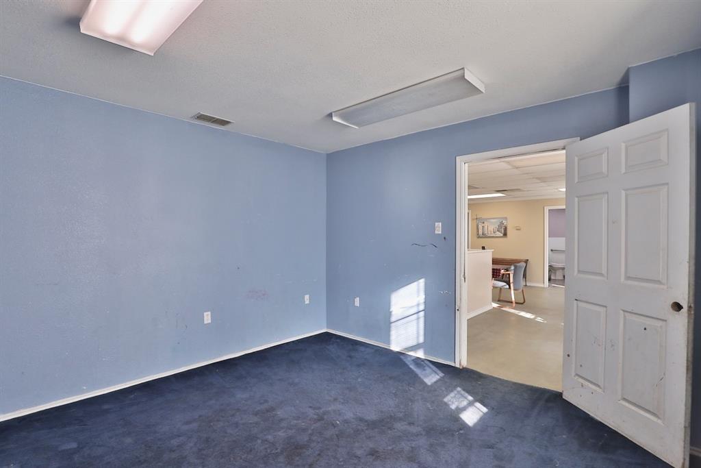 3652 Pine Street Property Photo 19