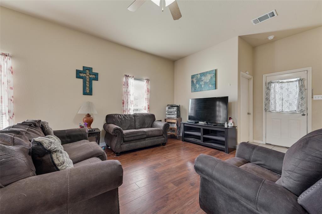 301 Quail Run Road Property Photo 5