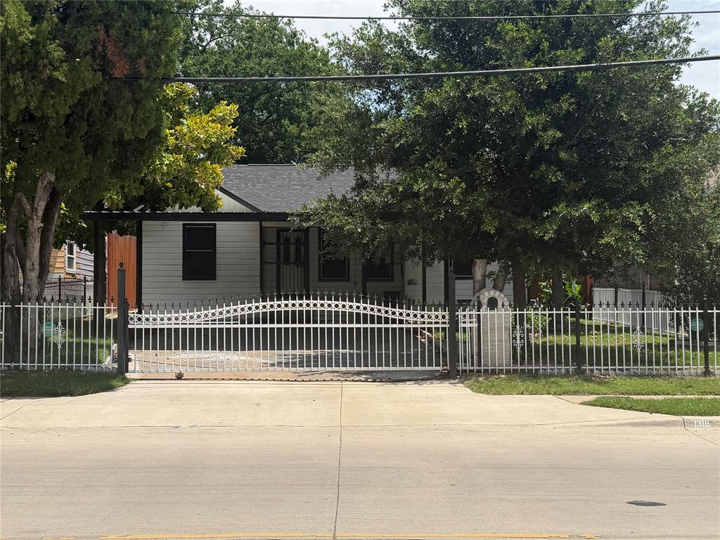 1318 S Ewing Avenue Property Photo 1