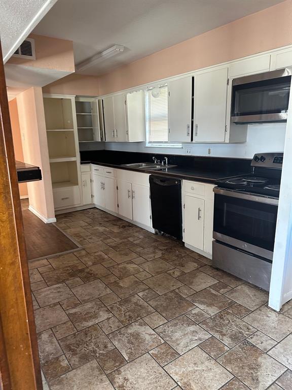1905 Hard Rock Road Property Photo 2