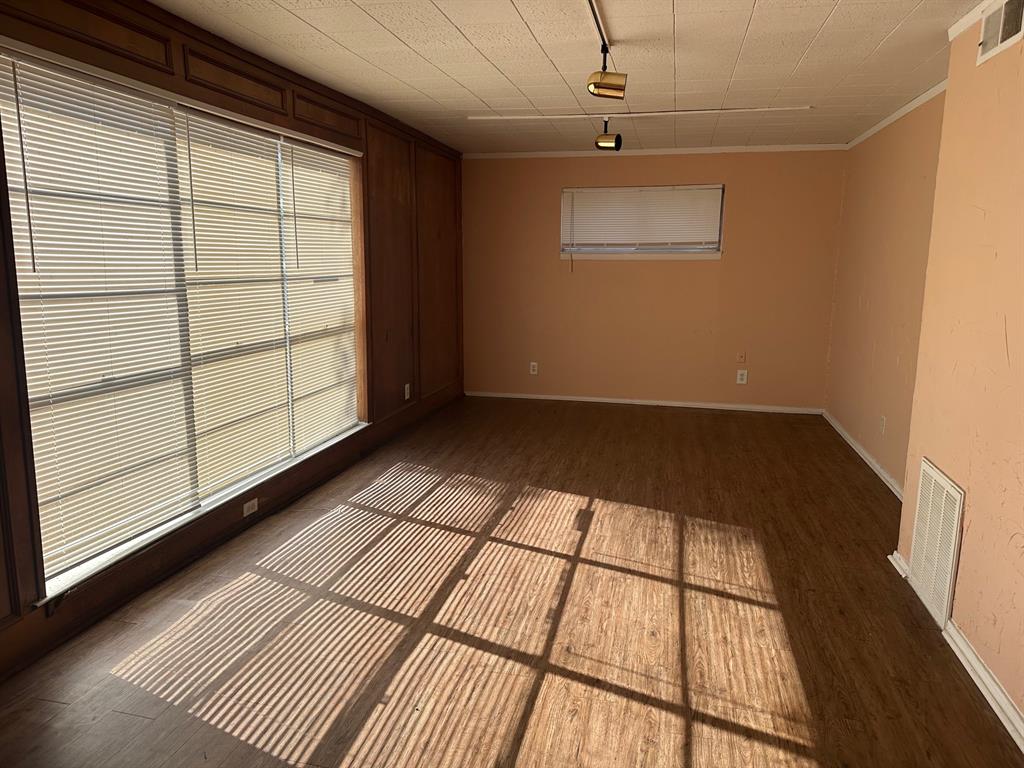1905 Hard Rock Road Property Photo 6