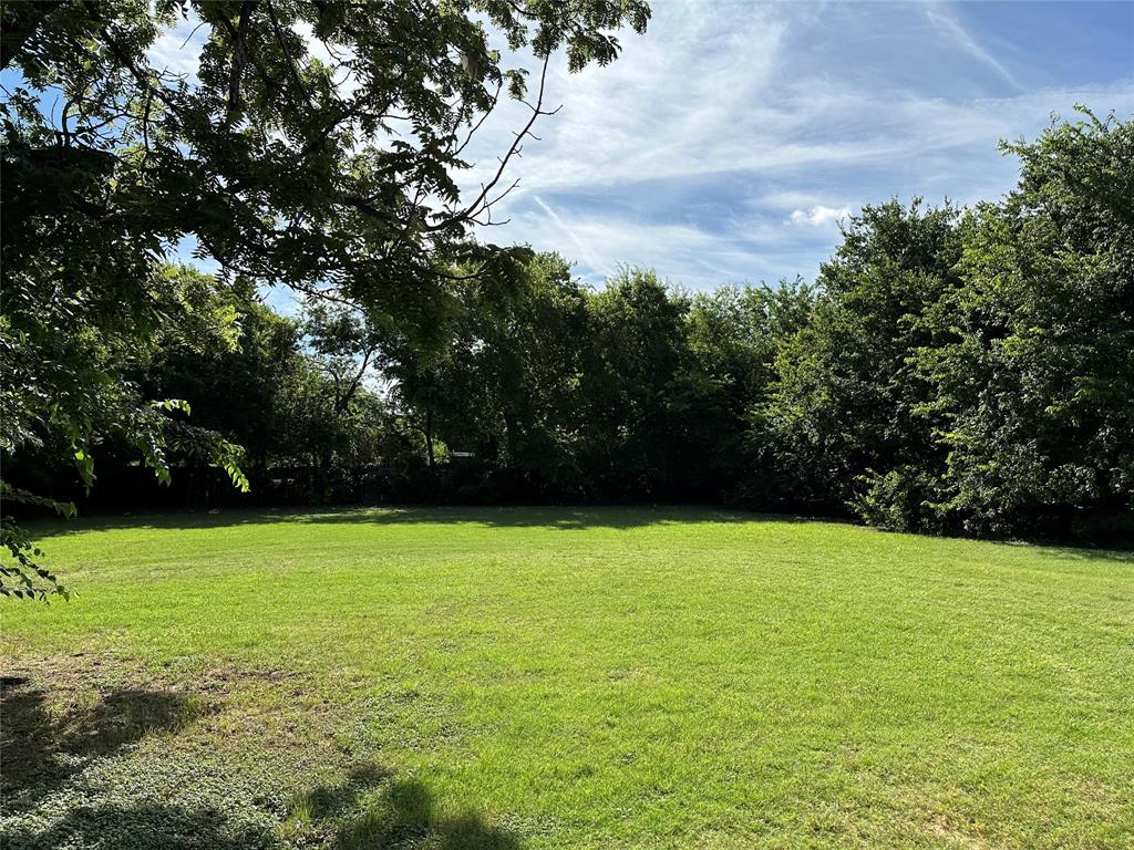 9208 Newhall Street Property Photo 3