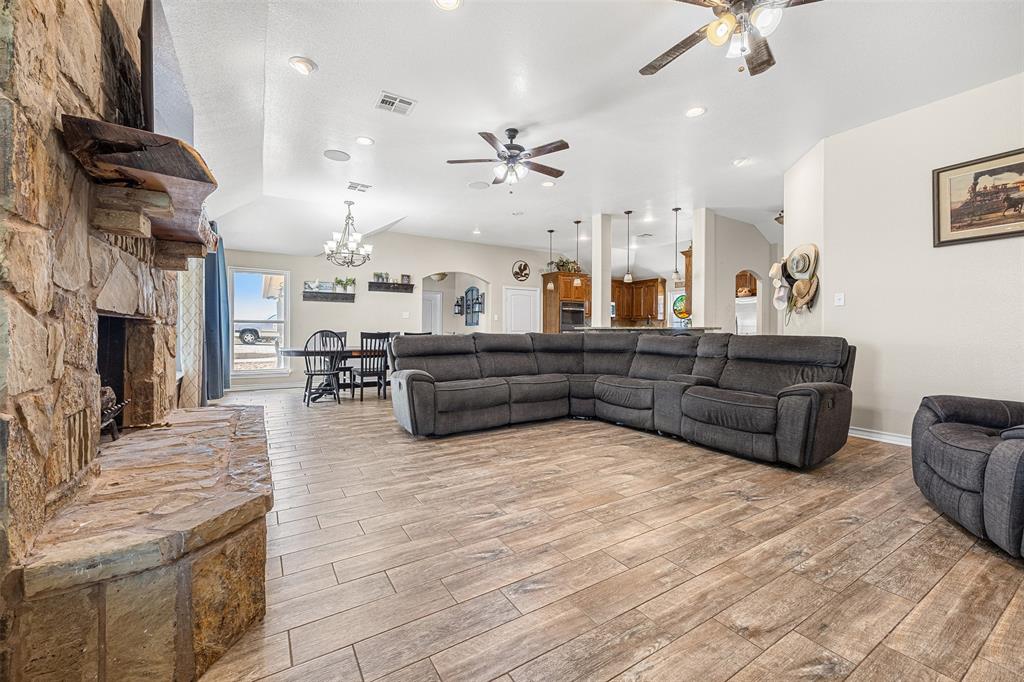 16101 Dove Road Property Photo 9