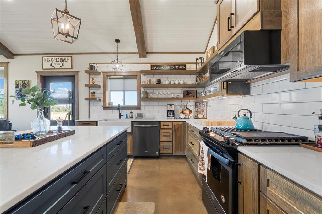 684 County Road 473 Property Photo 15