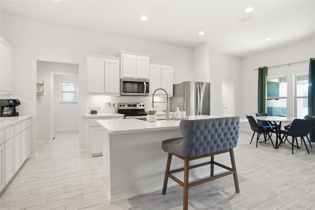 2673 River Bank Drive Property Photo 4