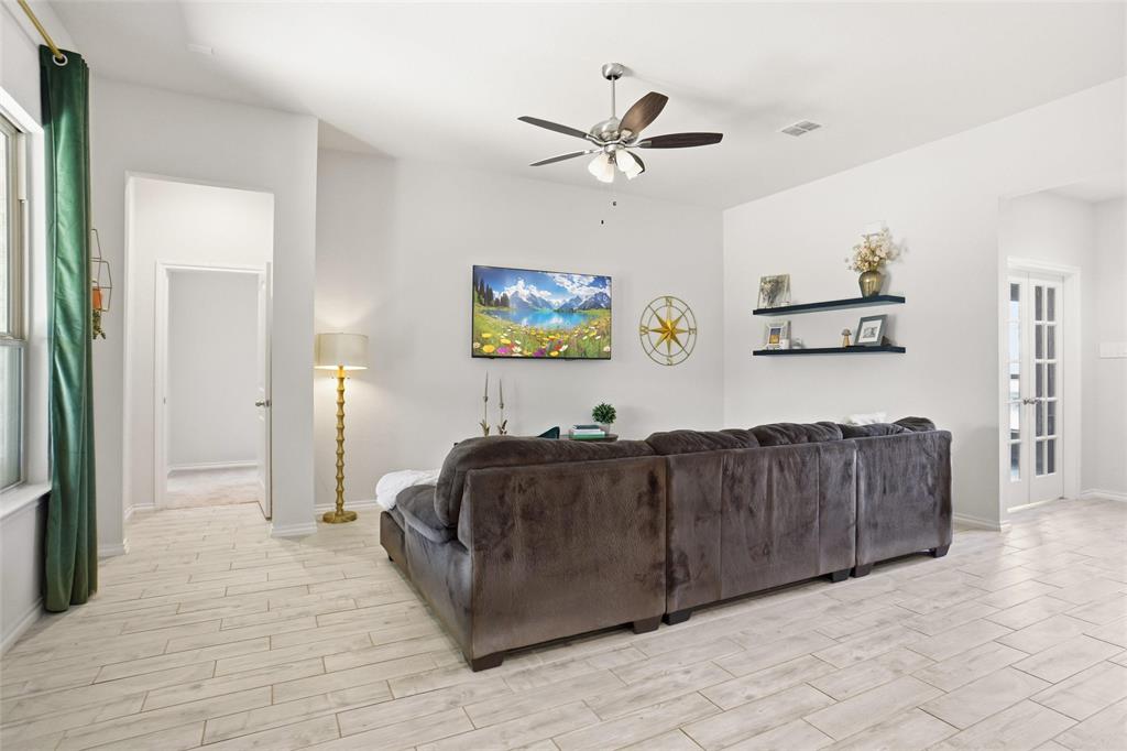 2673 River Bank Drive Property Photo 9