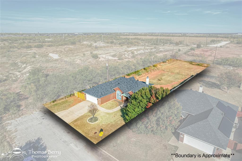 7501 White Boulevard Property Photo 1