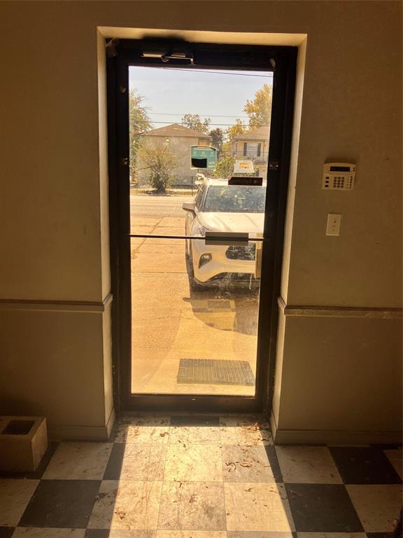 1901 E Texas Street Property Photo 8