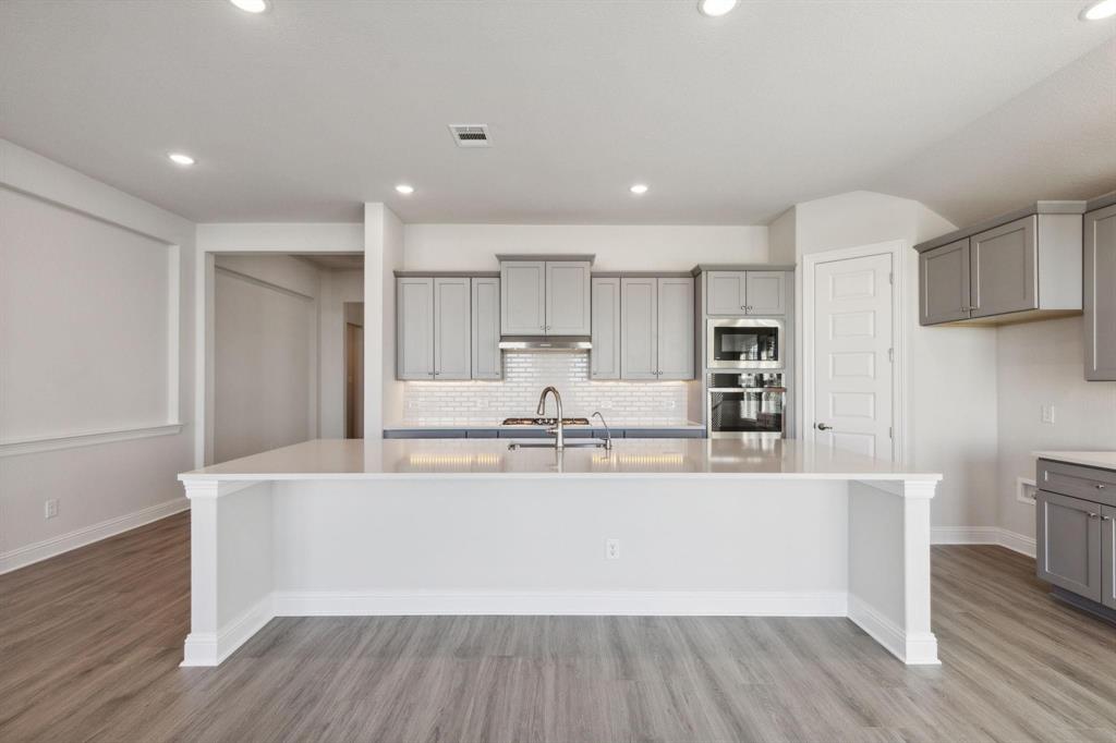 3913 Ashland Avenue Property Photo 4