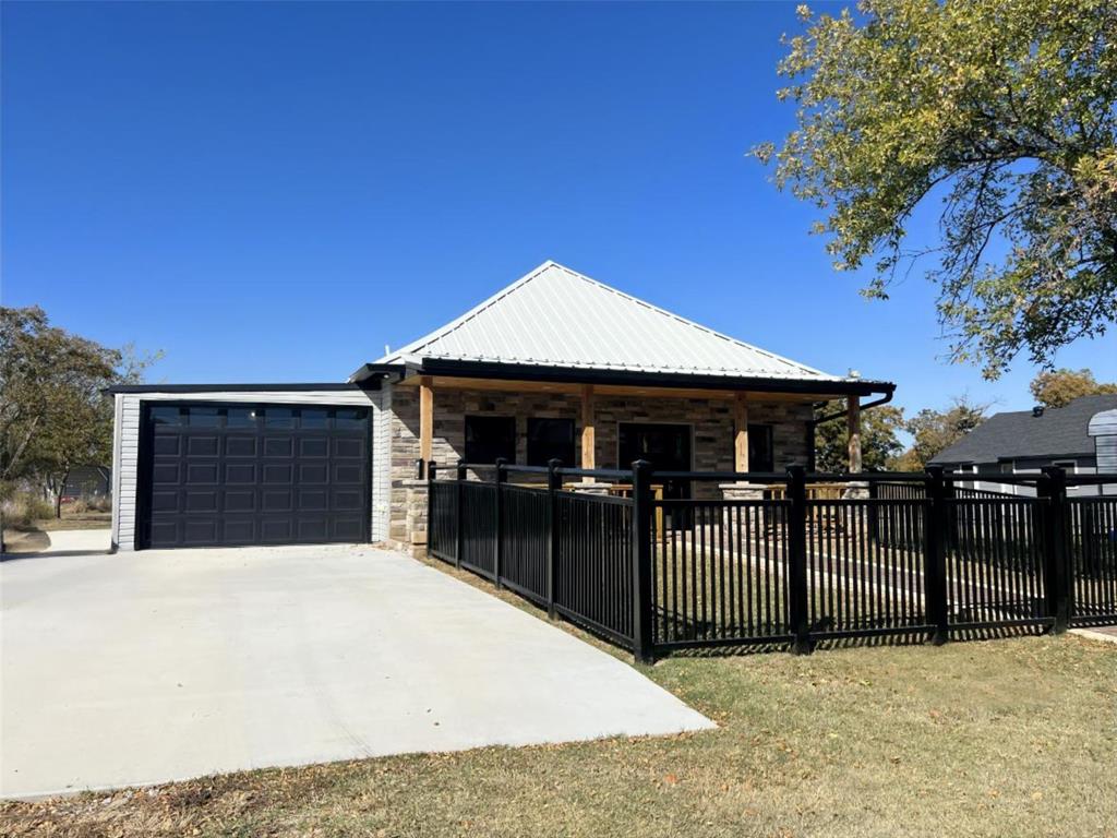724 Franklin Property Photo 3