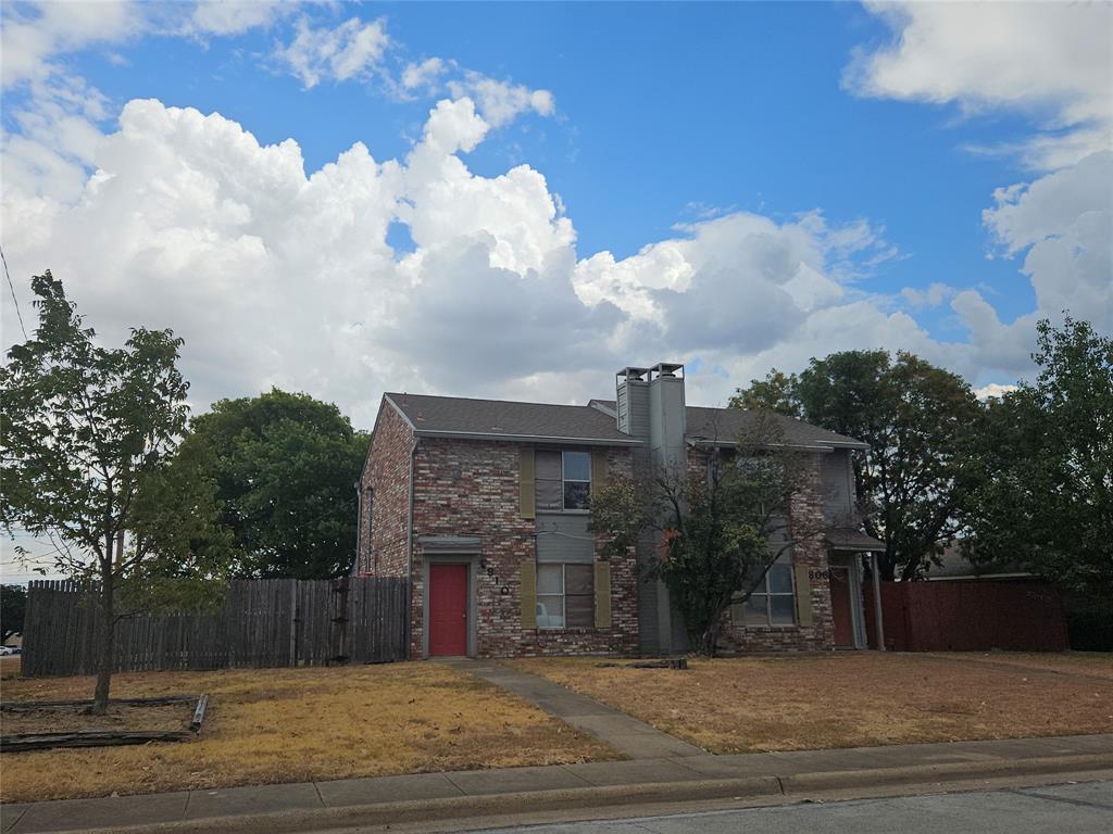 808-810 Red Bud Drive Property Photo 1