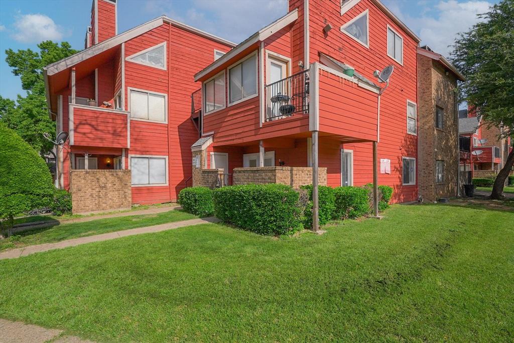 9825 N Walnut Street M103 Property Photo 3
