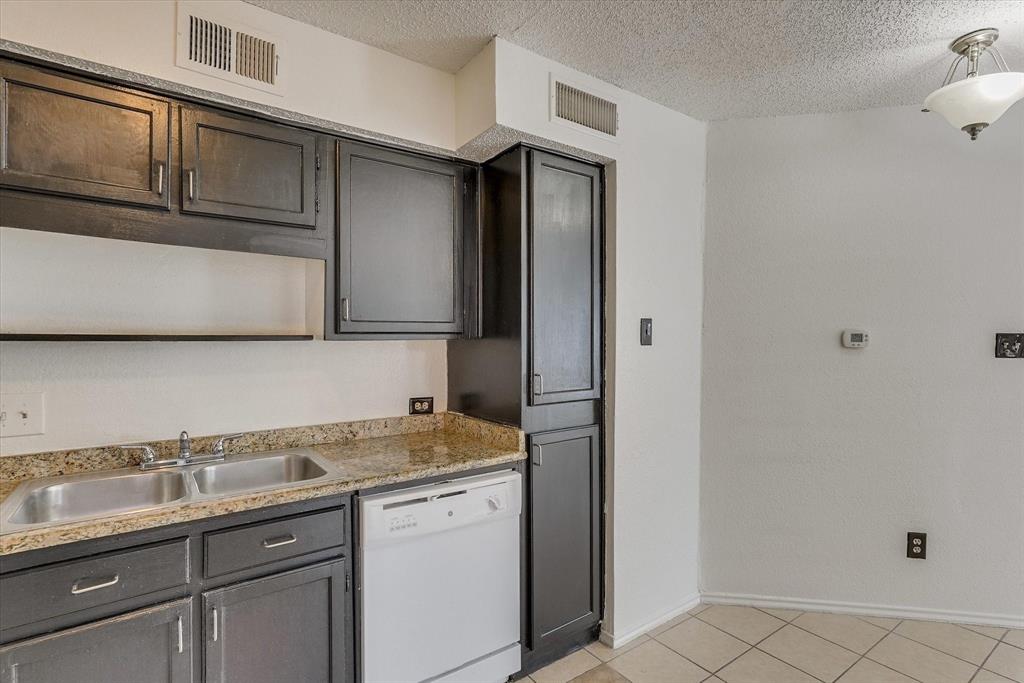 9825 N Walnut Street M103 Property Photo 17