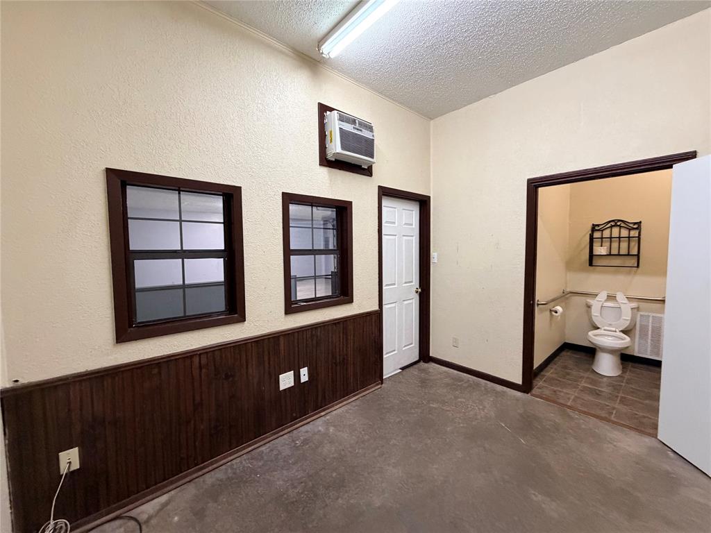 730 Wainwright Street Property Photo 13