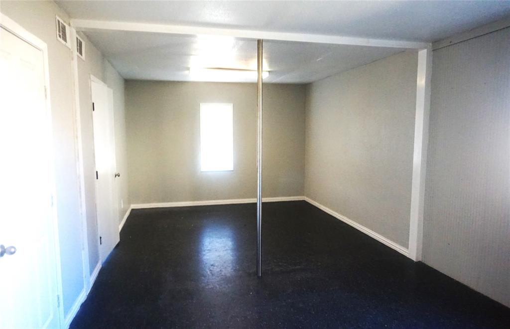 1110 S Armstrong Avenue Property Photo 5