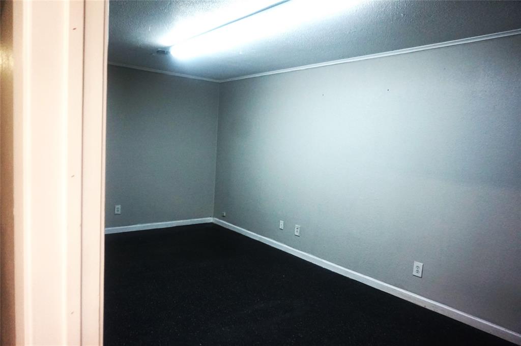 1110 S Armstrong Avenue Property Photo 10
