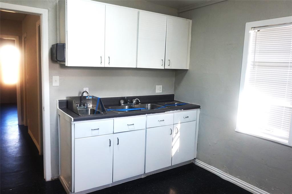 1110 S Armstrong Avenue Property Photo 15