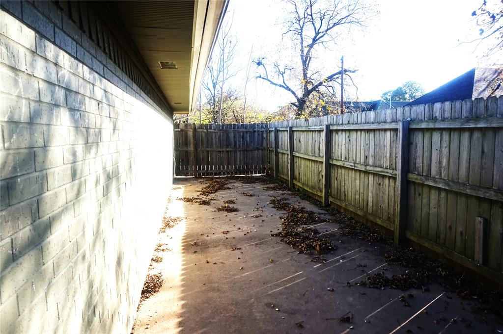 1110 S Armstrong Avenue Property Photo 18