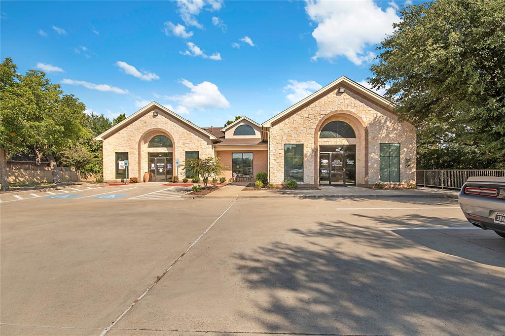 1834 Keller Parkway Property Photo 2