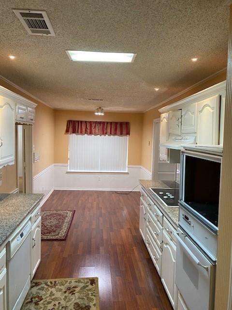 523 Softwood Drive Property Photo 2