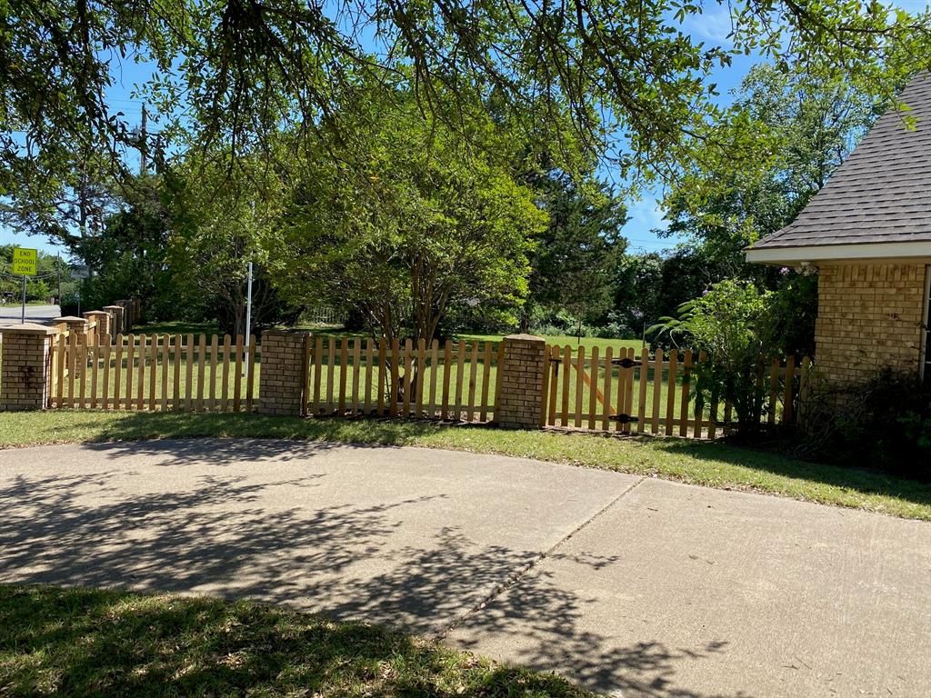 523 Softwood Drive Property Photo 15