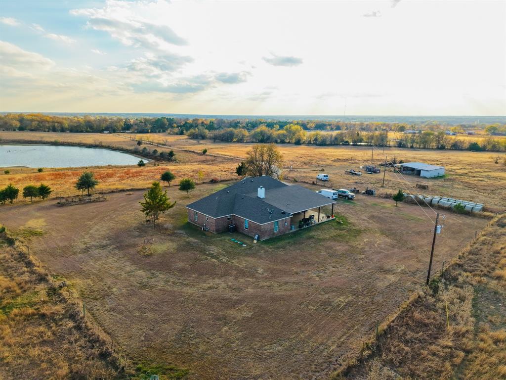 6216 Fm 499 Property Photo 8
