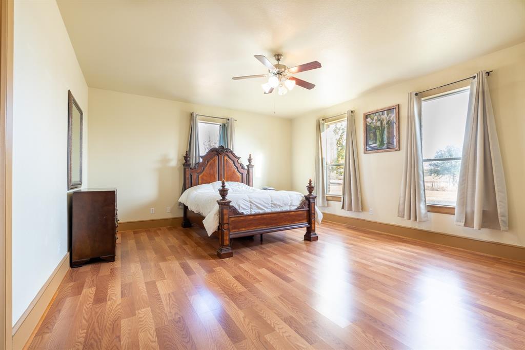 6216 Fm 499 Property Photo 19