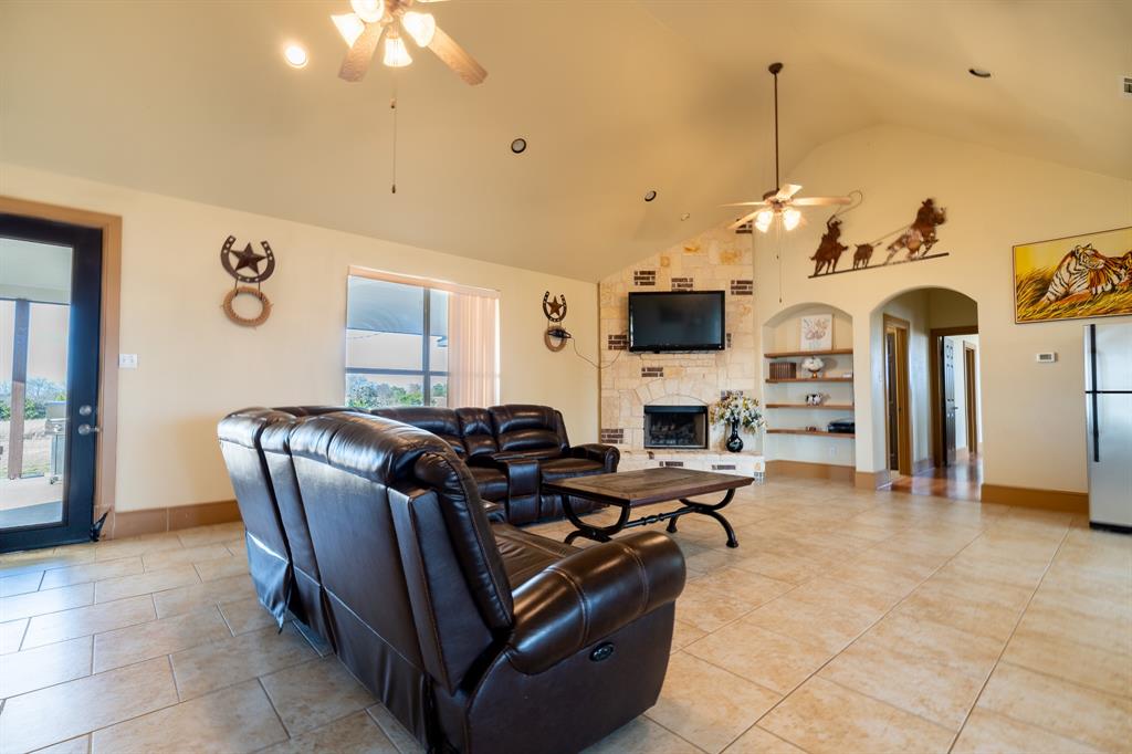 6216 Fm 499 Property Photo 25