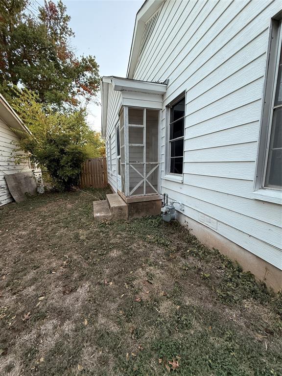 1107 W Cedar St Property Photo 15