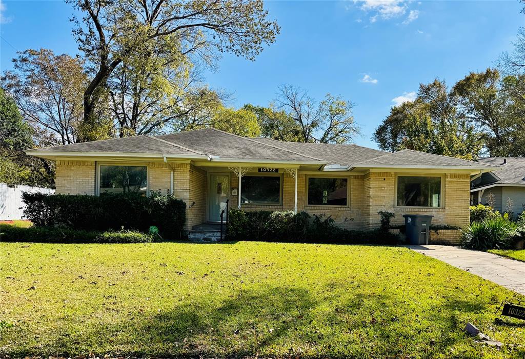 10322 Pinecrest Drive Property Photo 1