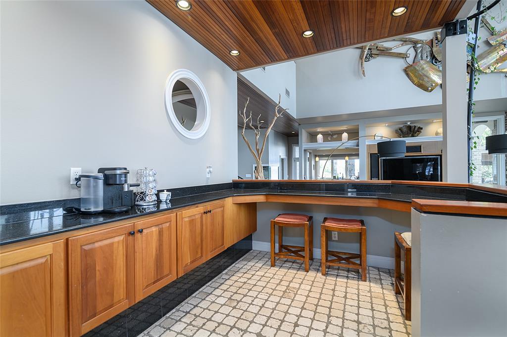 7 Lake Point Place Property Photo 10