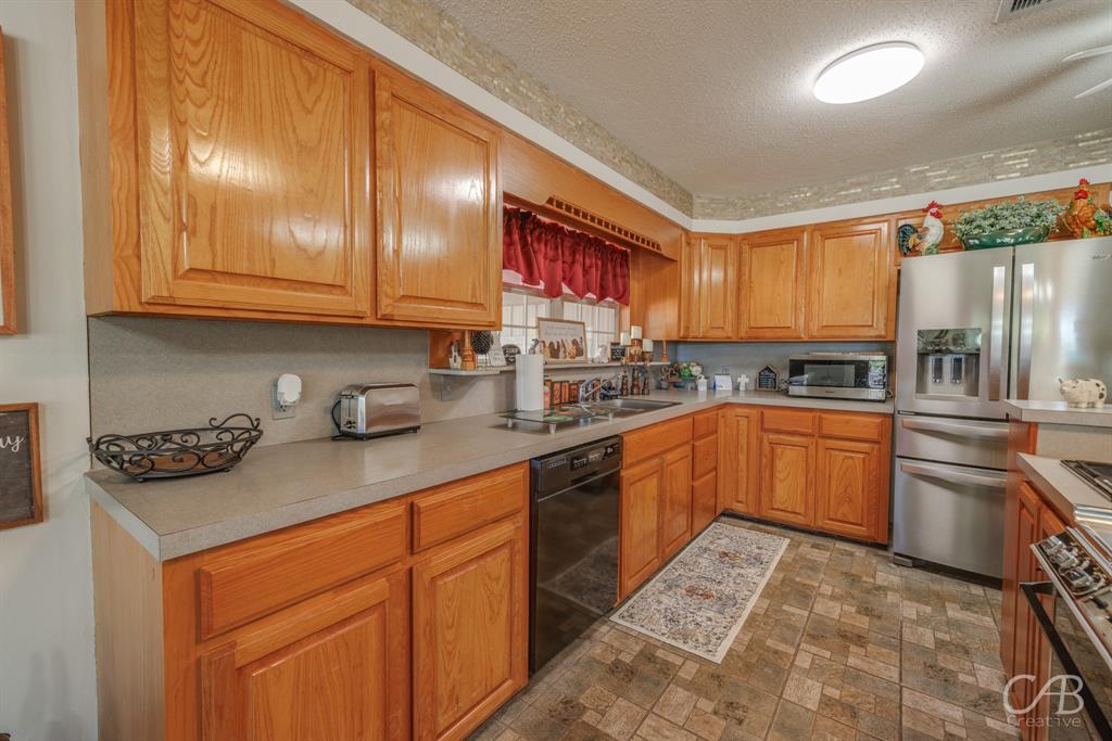 155 Lakeview Drive Property Photo 8