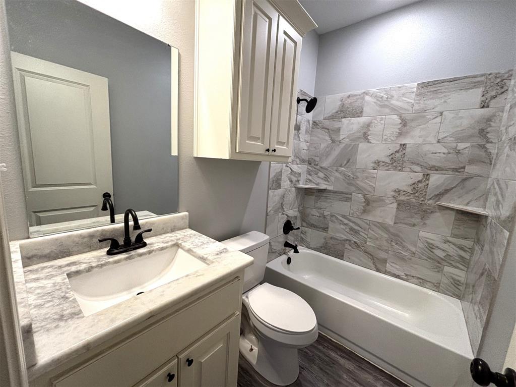 196 Twisted Oaks Drive Property Photo 19