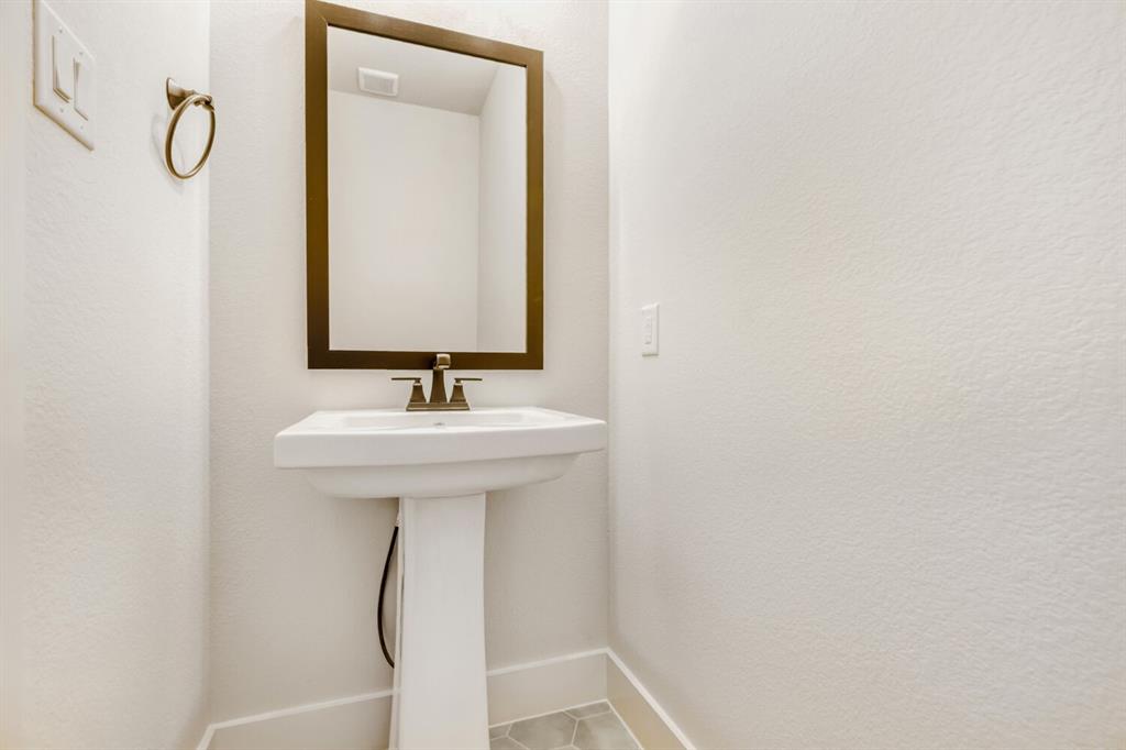 3328 Chinaberry Street Property Photo 11