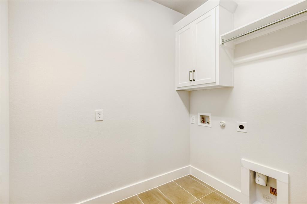 3328 Chinaberry Street Property Photo 24