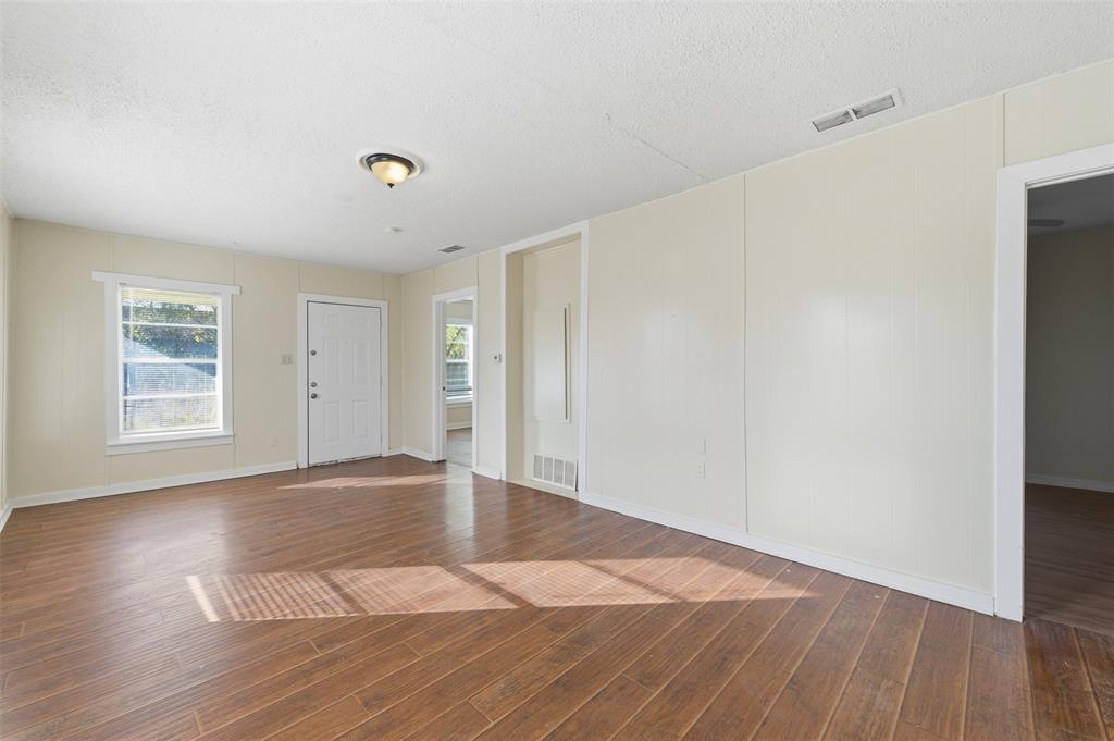 509 E 3rd Street Property Photo 6