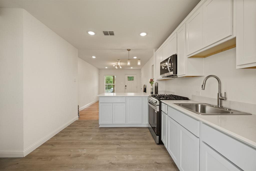 4096 Merida Avenue Property Photo 9