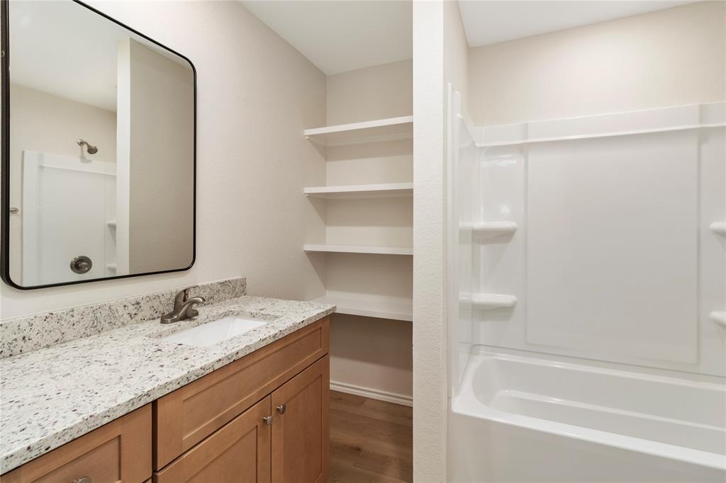 811 Bella Boulevard Property Photo 15