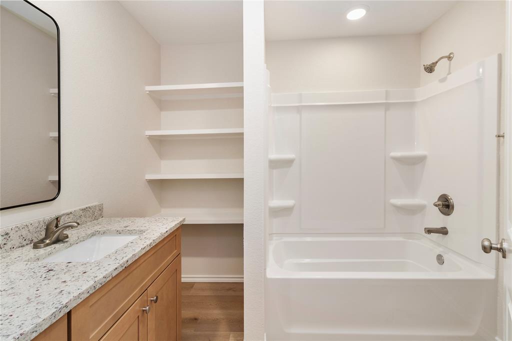 811 Bella Boulevard Property Photo 16