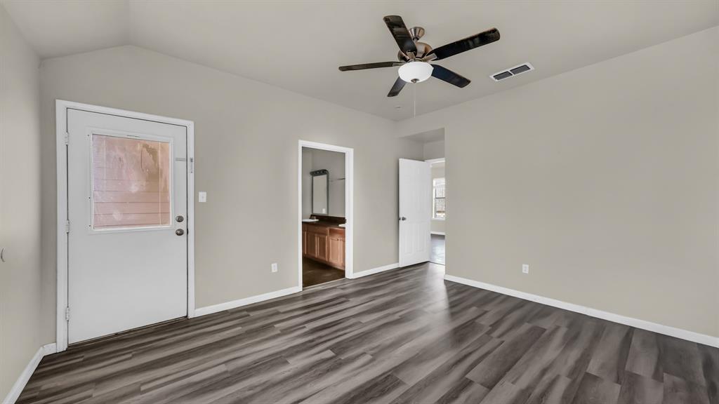 141 Lindas Creek Lane Property Photo 12