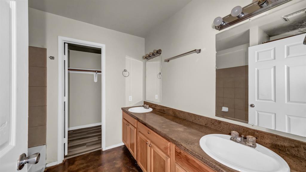141 Lindas Creek Lane Property Photo 13