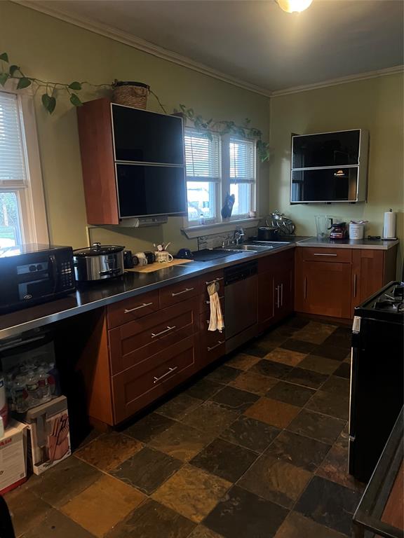 6107 Richmond Avenue Property Photo 6
