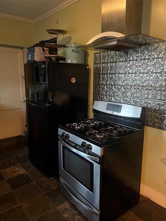 6107 Richmond Avenue Property Photo 8