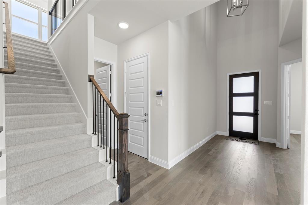 708 Splendor Property Photo 5