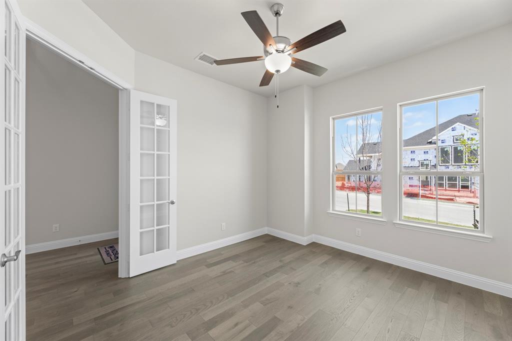 708 Splendor Property Photo 6