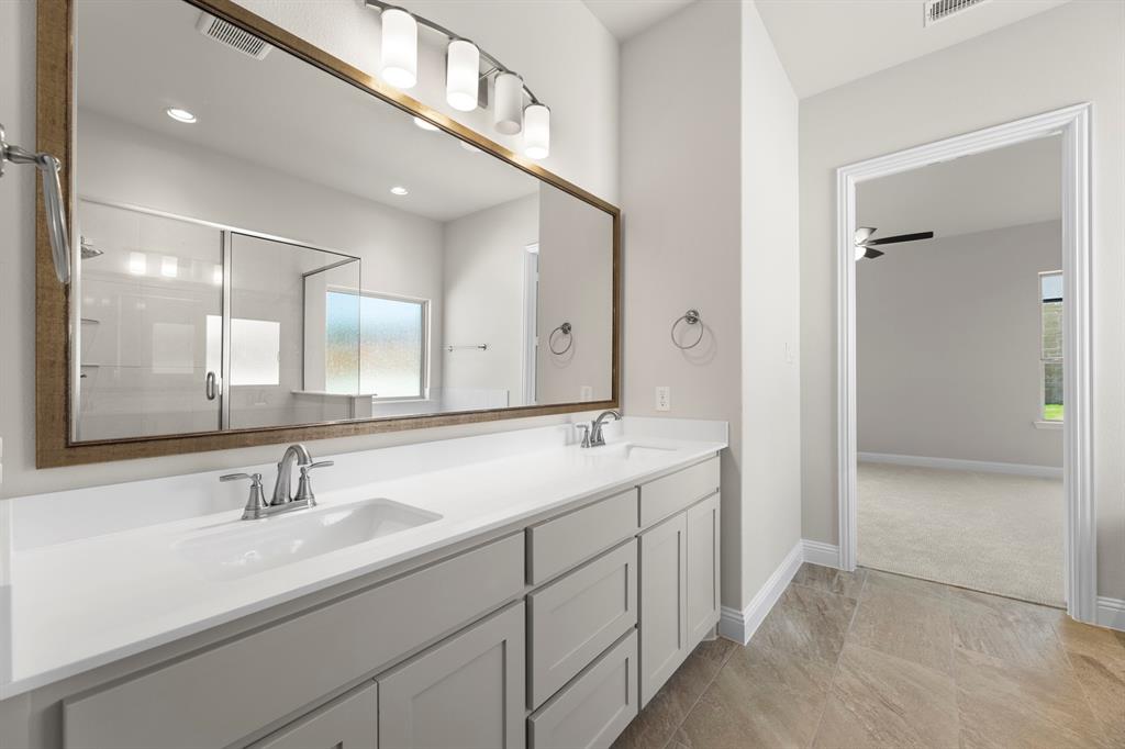 708 Splendor Property Photo 20