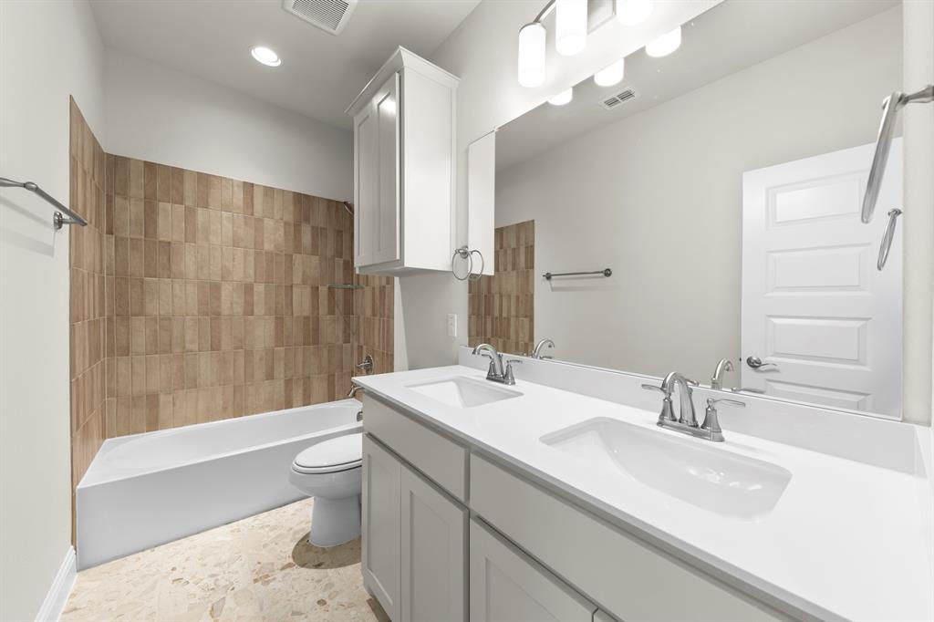 708 Splendor Property Photo 25