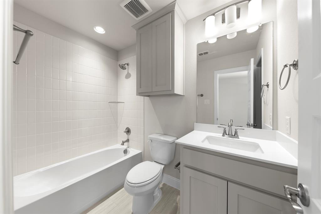 708 Splendor Property Photo 26