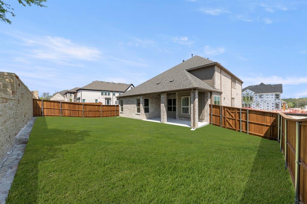 708 Splendor Property Photo 29